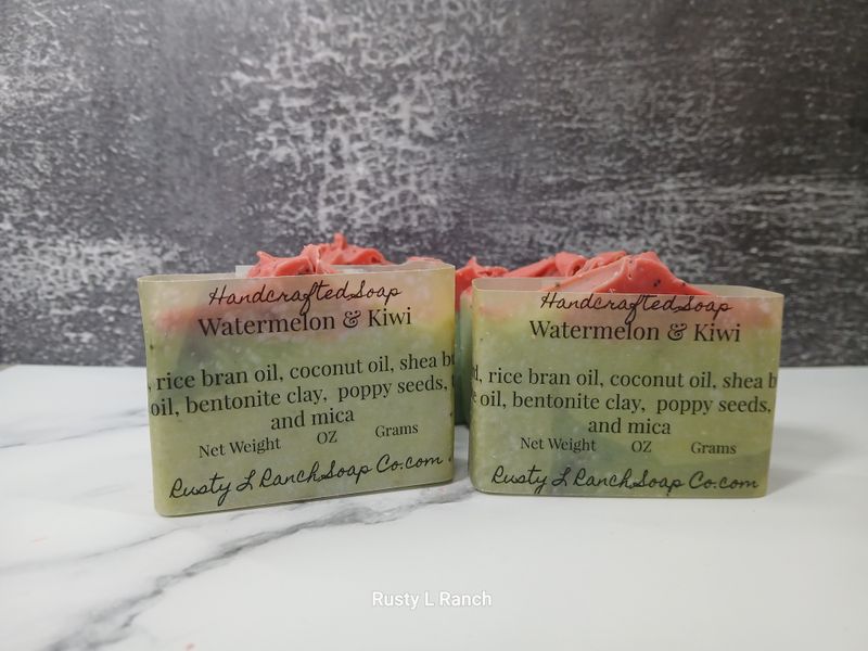 Watermelon &amp; Kiwi  With poppy seeds Travel Bar
