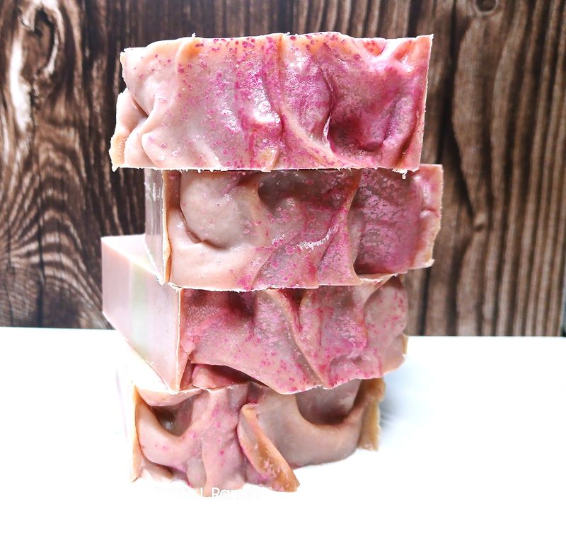 Cashmere &amp; Cocoa Butter  (Goat Milk Soap)