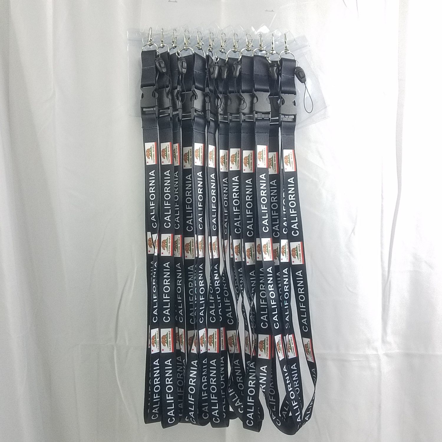 Id Holder  / California Design  Blk  clr  ($0.59/unit)