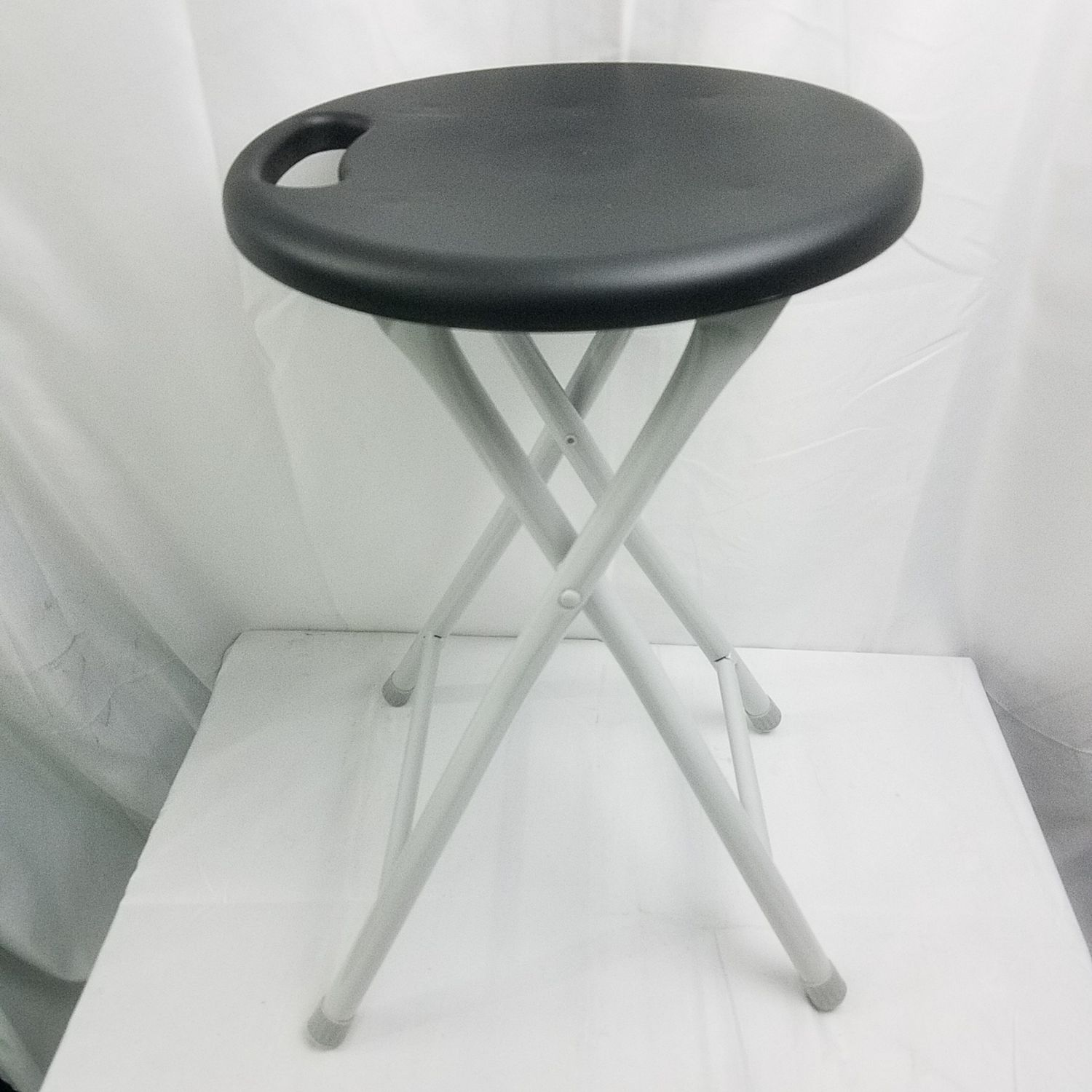 Portable Folding Stool / 2Colors  ($6.30/unit) (12unit/order)