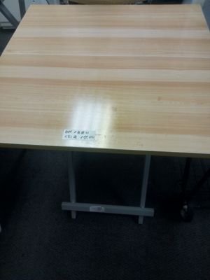 TABLE (SQUARE-WOODEN)2