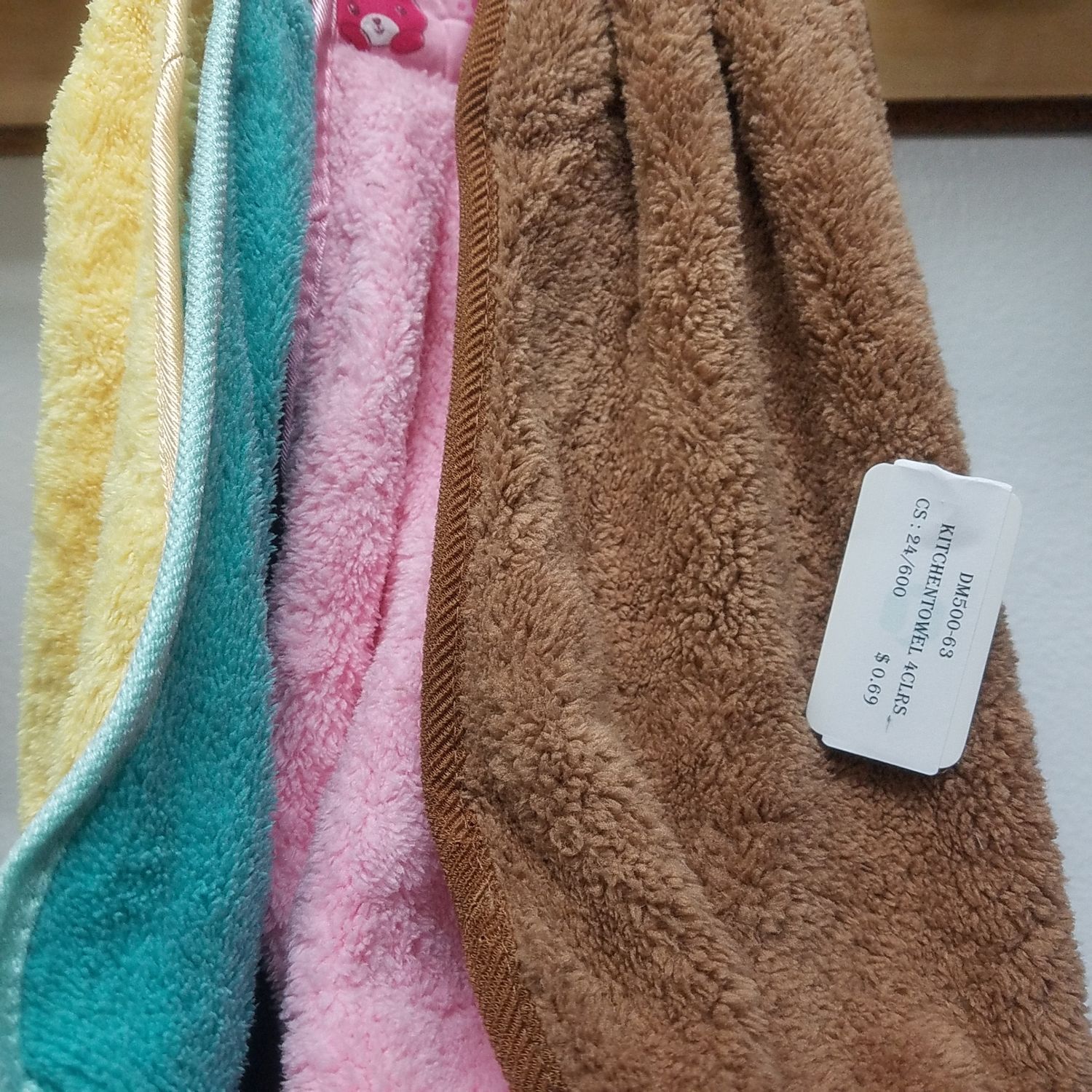 KITCHEN TOWEL (24 orden) ($.69/unit)