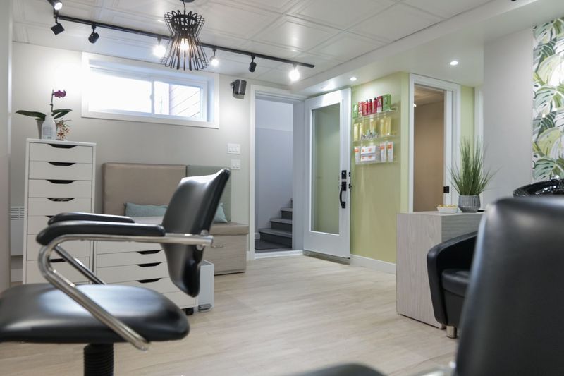 SALON DE COIFFURE