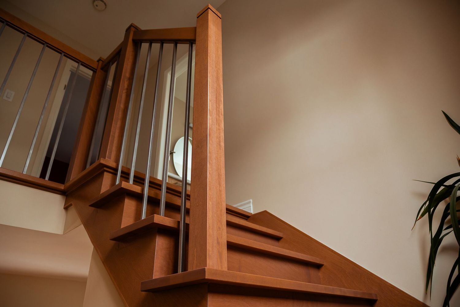 ENTRÉE ET ESCALIER