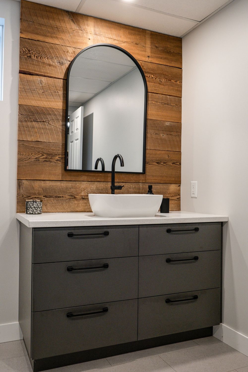 SALLE DE BAIN - ACCENT DE BOIS