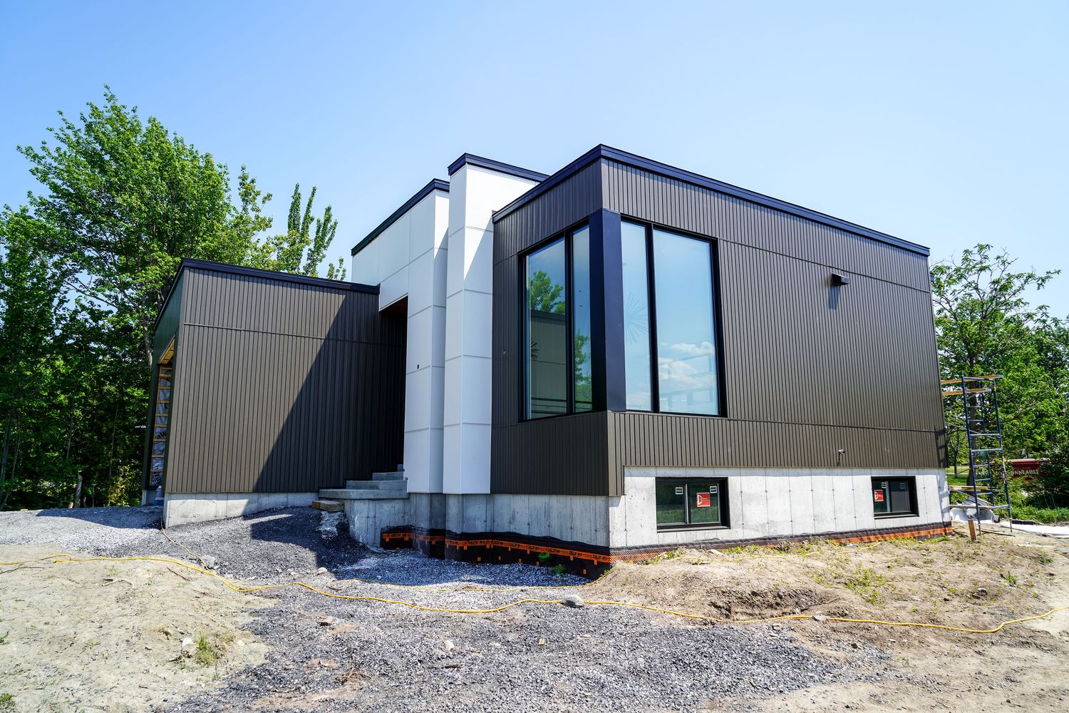 MAISON ULTRA-MODERNE ET MINIMALISTE