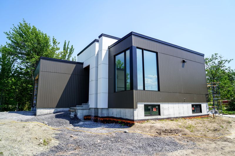 MAISON ULTRA-MODERNE ET MINIMALISTE