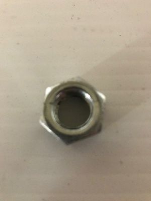 Nut for rear wheel Surrey