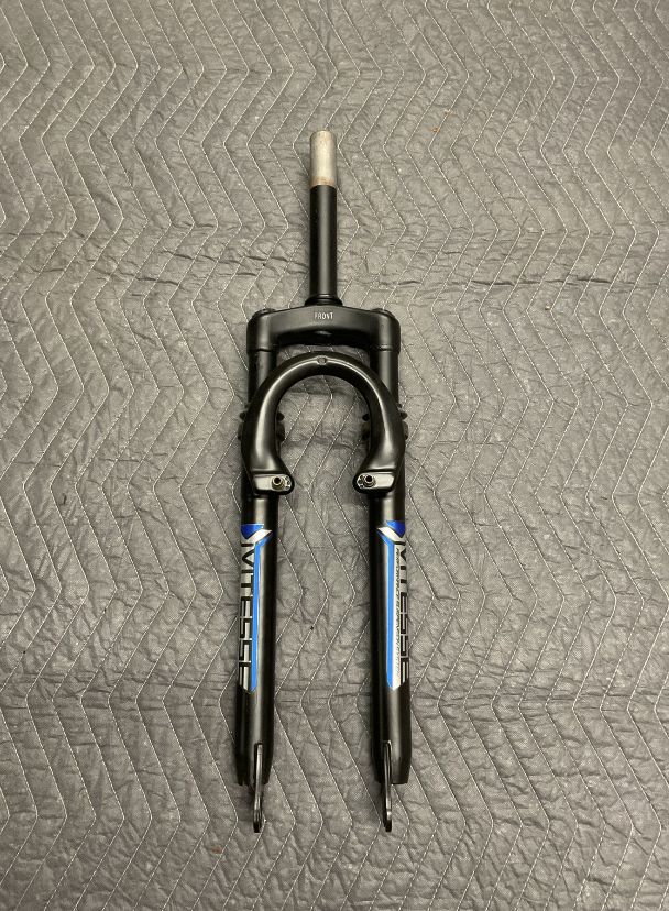 Vitesse 29” Front Suspension Bicycle Fork (Matte Black &amp; Blue) 1 1/8&quot; Threadless 7 3/4” Steer Tube