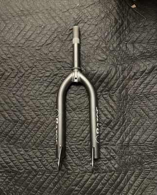 Kent 1” x 6” Threaded 20&quot; Razor Bicycle Fork (Dark Gray)