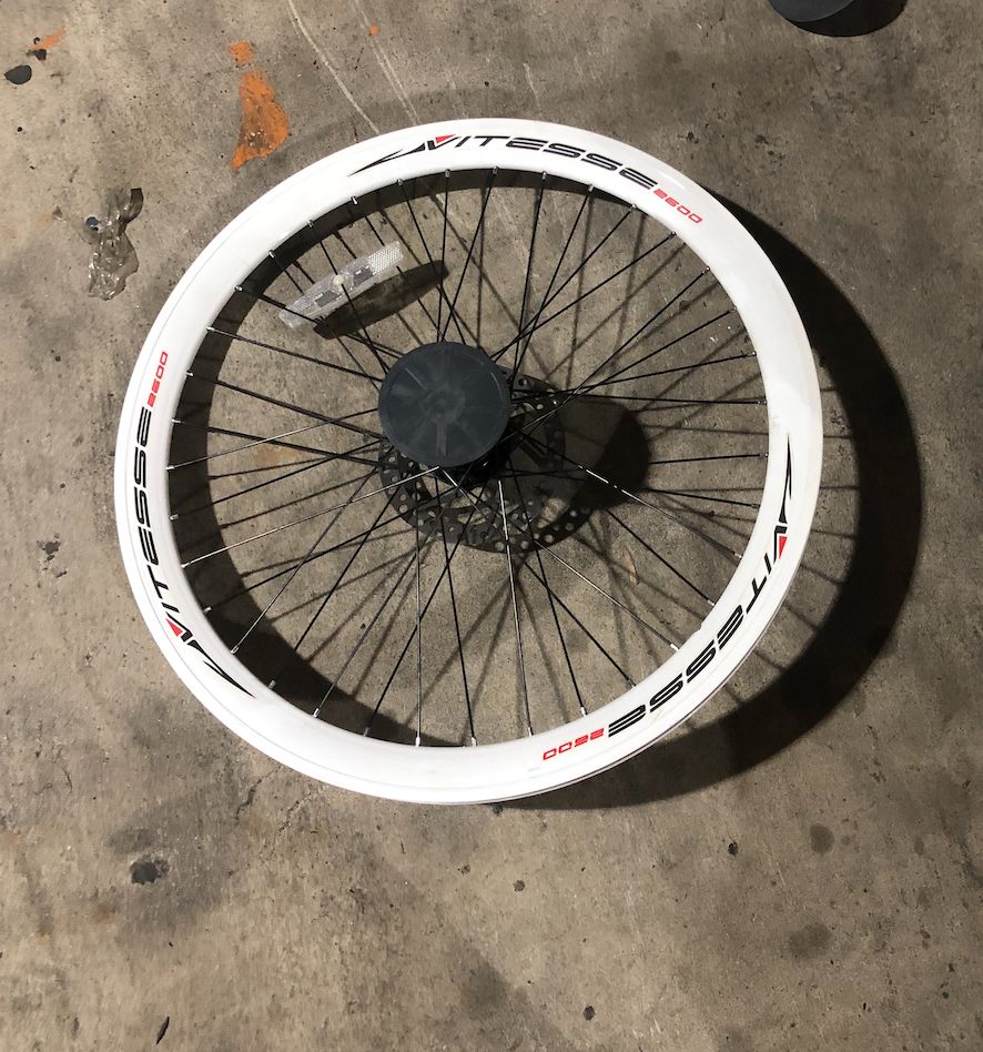 Vitesse 27&quot; Front Bicycle Wheel / Disc Brake / (White)