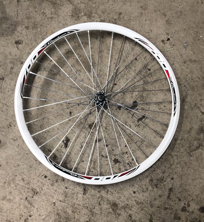 Giordano 700  / Front Bicycle Wheel  (White)