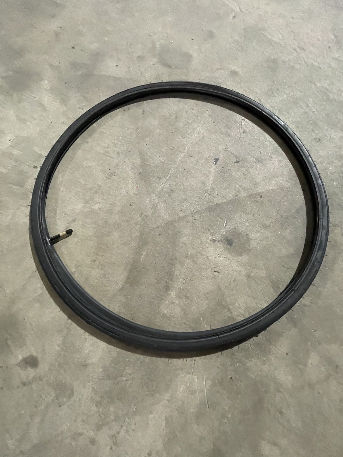 Bulk 700 X 25 Bicycle Tire &amp; Tube (Black)