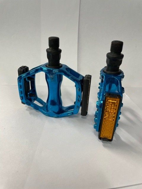 Bulk 1/2in Pedals (Blue)
