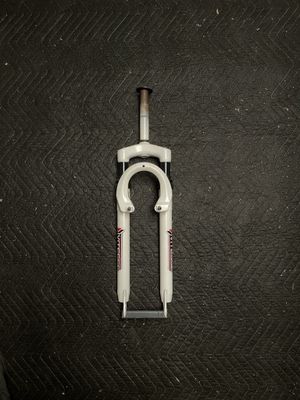 Vitesse 1” x 6” Threaded 26” Suspension Bicycle Fork (White &amp; Red)