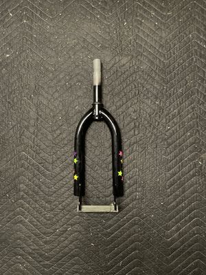 1” x 5 1/2” Threaded 18” Bicycle Fork (Black w/ Multi-Color Stars)