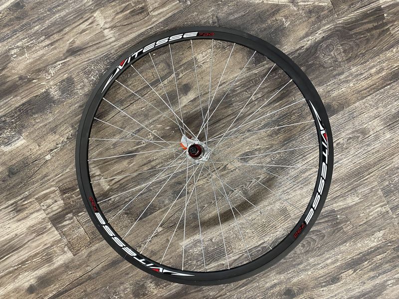 Vitesse 700c bike rims sale