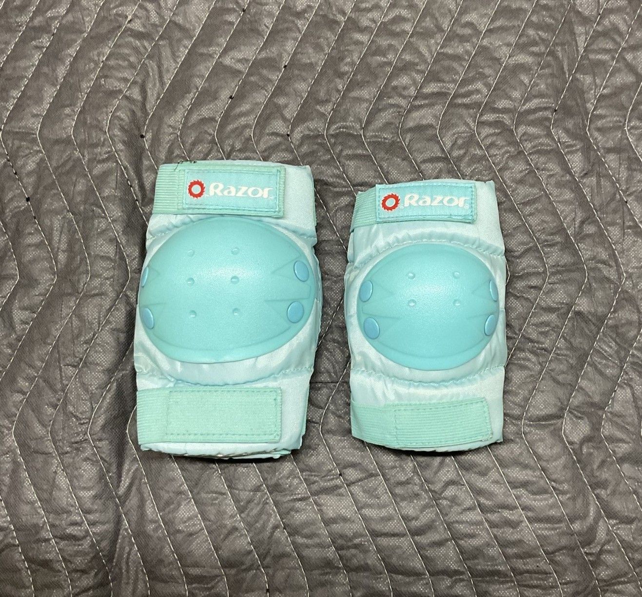 Razor Multi-Sport Elbow/Knee Pads (Ages 5+) Light Blue