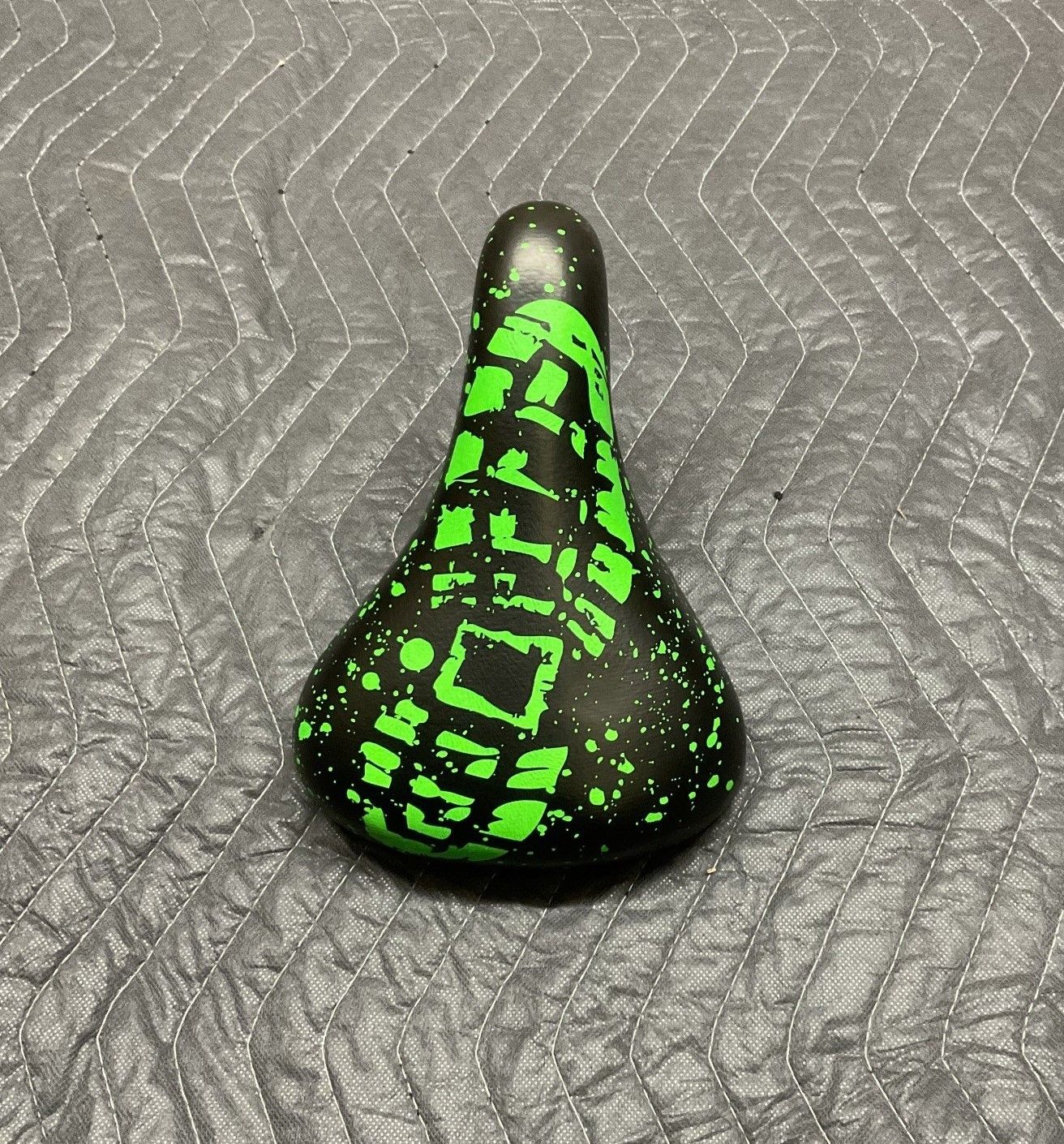 Children’s Bicycle Seat (Green Shoeprint)