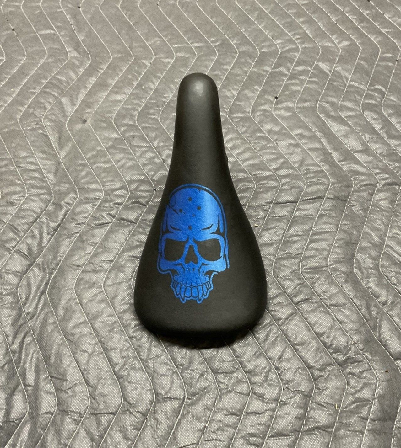 Children&#39;s Bicycle Seat (Black w/ Blue Skull)
