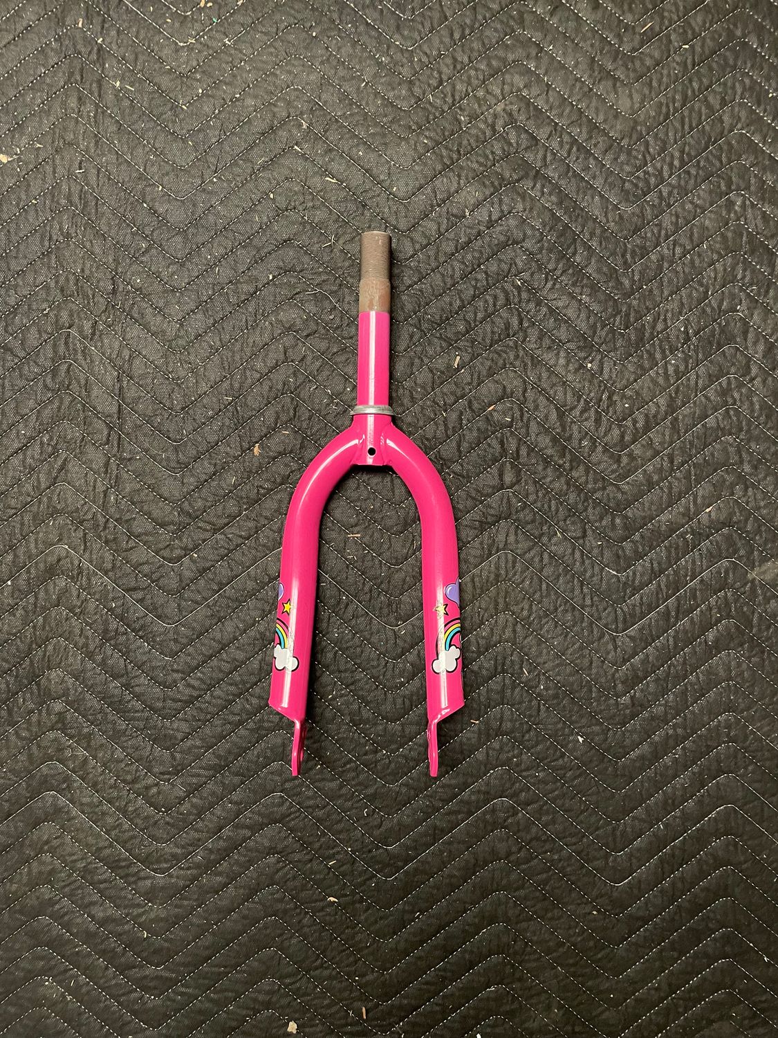 1” x 5 1/2” Threaded 16&quot; Bicycle Fork (Pink &amp; Rainbow)