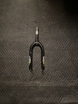 Bone Shaker 1” x 5 1/2” Threaded 18” Bicycle Fork (Black/Yellow)