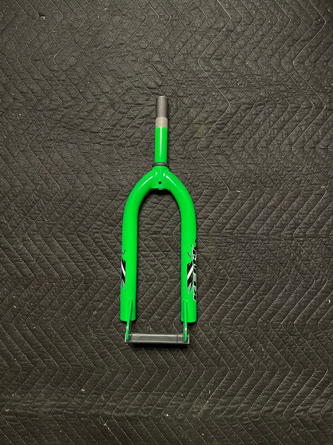 Kent 1” x 5 1/4&quot; Threaded 20” Rigid Bicycle Fork (Green)
