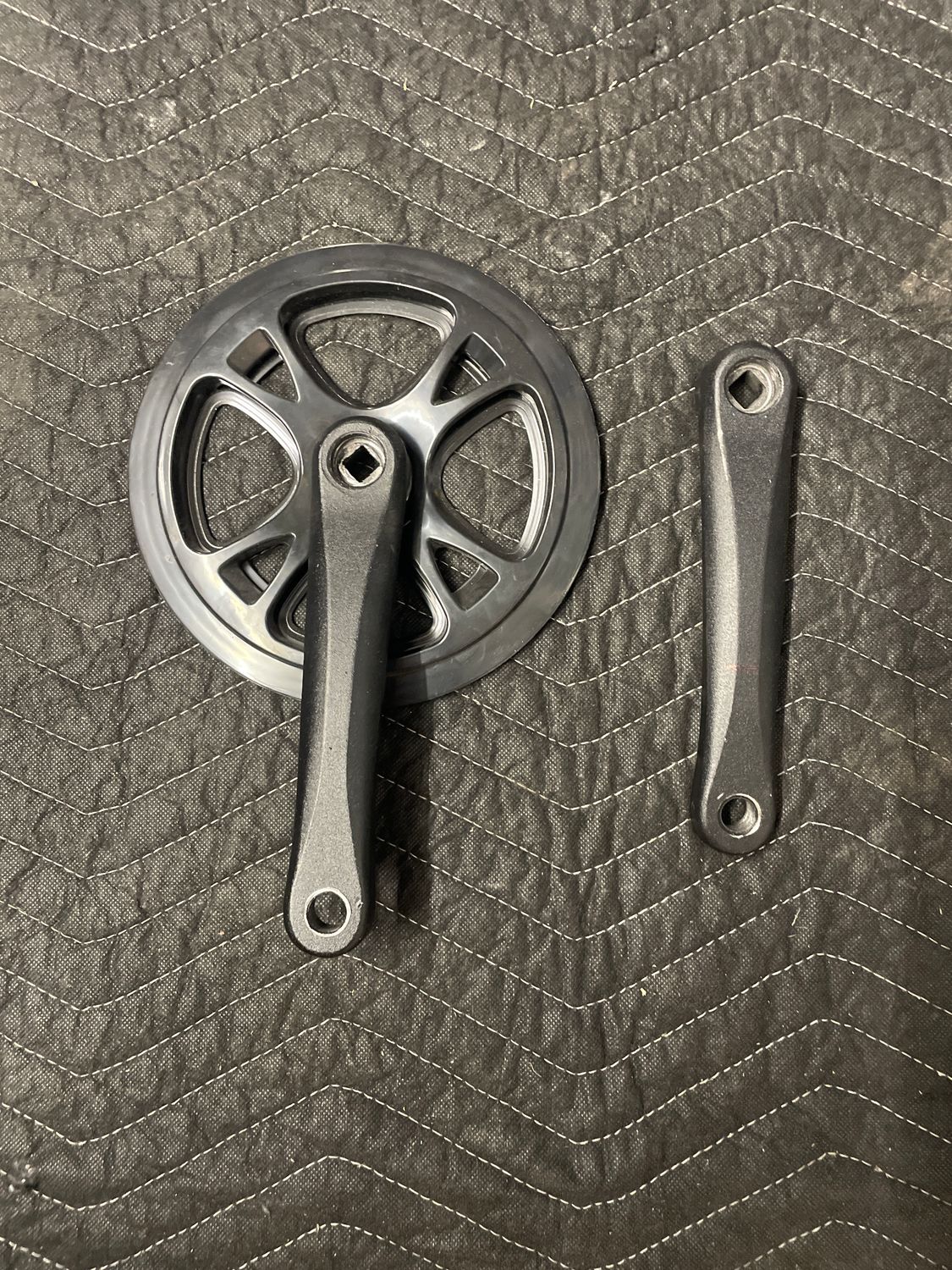 3 Piece Crank Set 44T / 170mm / Single Speed (Black/Alloy) x