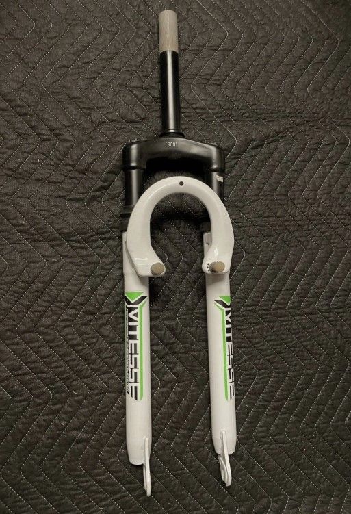 Vitesse 24” Threadless Suspension Fork 1" x 7 3/8” Steer Tube (White &amp; Green)