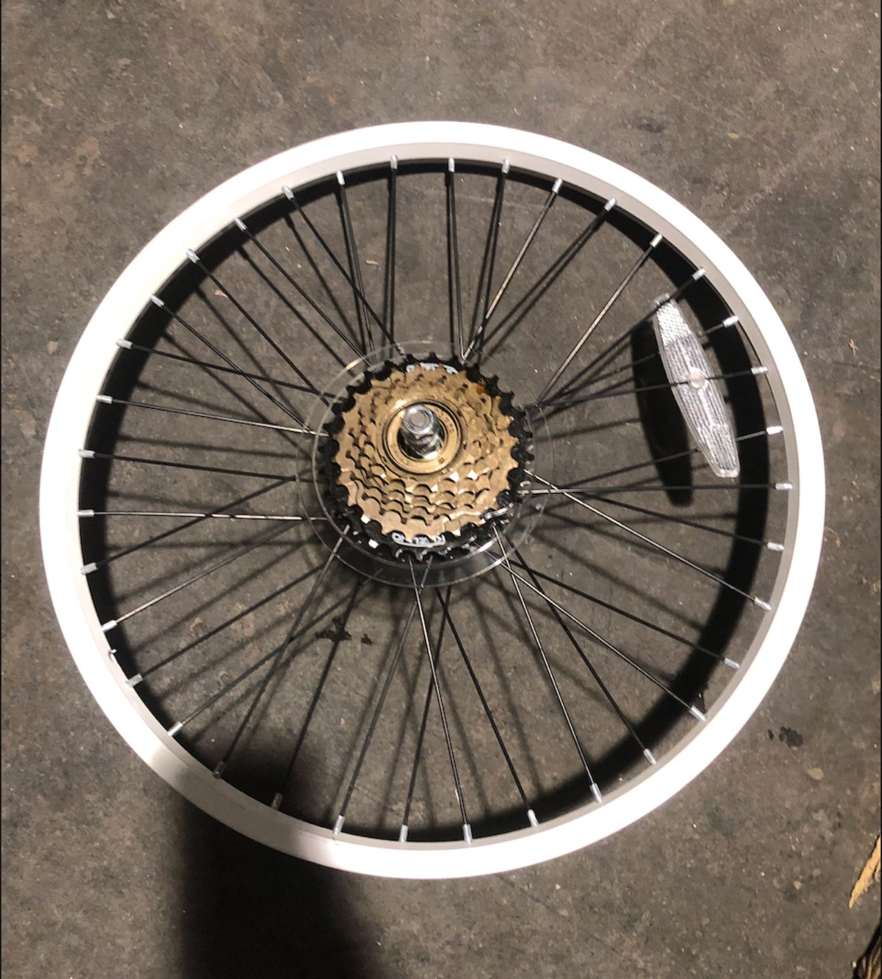 20" Rear Bicycle Wheel / Aluminum / Freewheel (White)