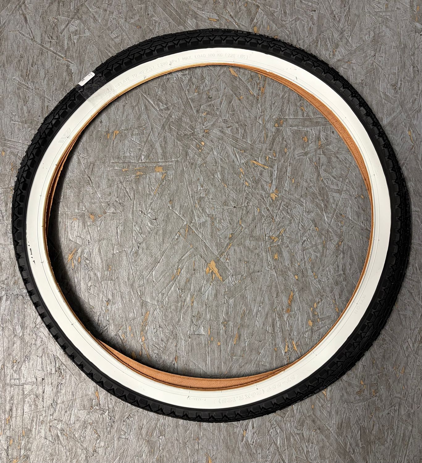 Bulk 26 X 2.125 Black/White Tire X