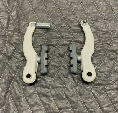 Bicycle V-Brakes w/Pads (White)