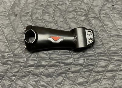 Vitesse Threadless Stem (Black w/ Red) Long
