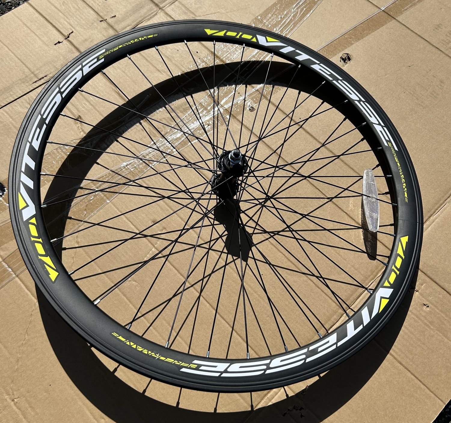 Bulk 700C Vitesse Performance Front Wheel / Bolt-on (Black &amp; Yellow)