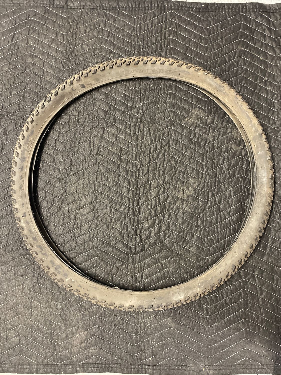 Bulk 27.5" x 2.1" Black Knobby Tire x