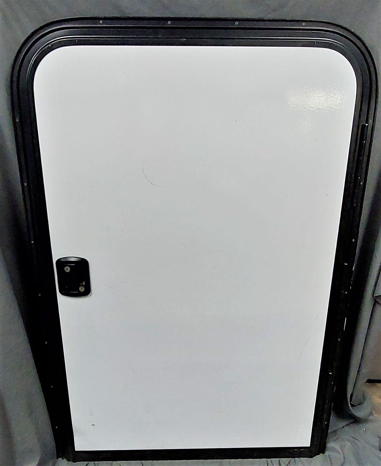 32&quot; x 48&quot; Entry Door - Teardrop - Right Hinge - White with Black Frame