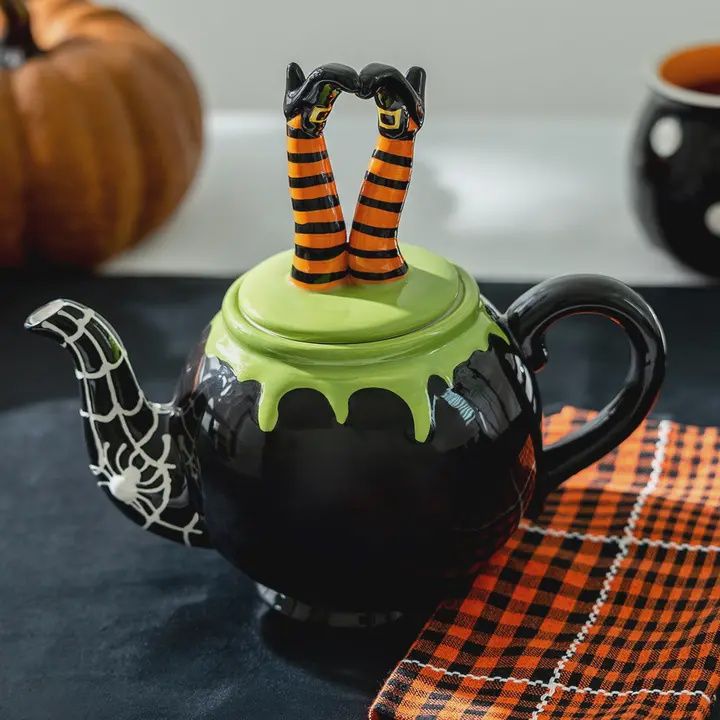 Halloween Witch&#39;s Cauldron 36oz Teapot