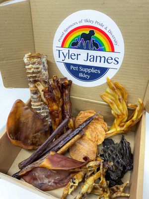 GNAW &amp; NOM BOX
