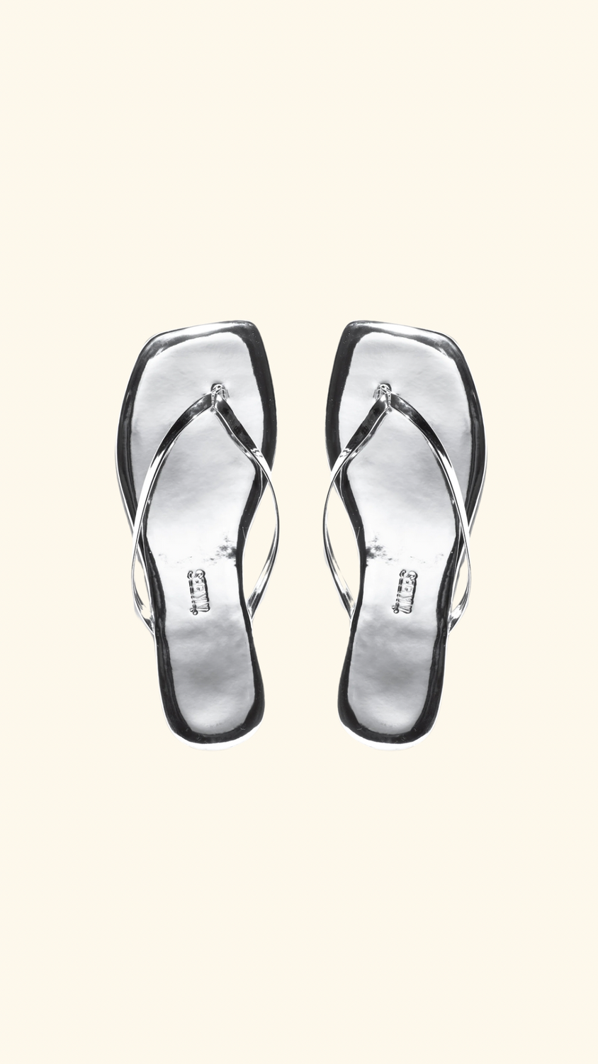 Square Toe Lily Mirror