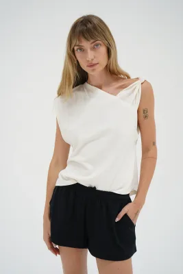 Natalia Tee