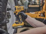 DeWalt DCF891H2T-GB 18V XR Brushless Impact Wrench with 2 x 5.0Ah Batteries & Charger