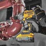 DeWalt DCF900H2T-GB 18V XR Brushless 1/2” Impact Wrench with 2 x 5.0Ah Batteries & Charger6