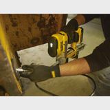 Dewalt DCGG571M1 18V XR Grease Gun With 1 x 4.0Ah Battery Charger