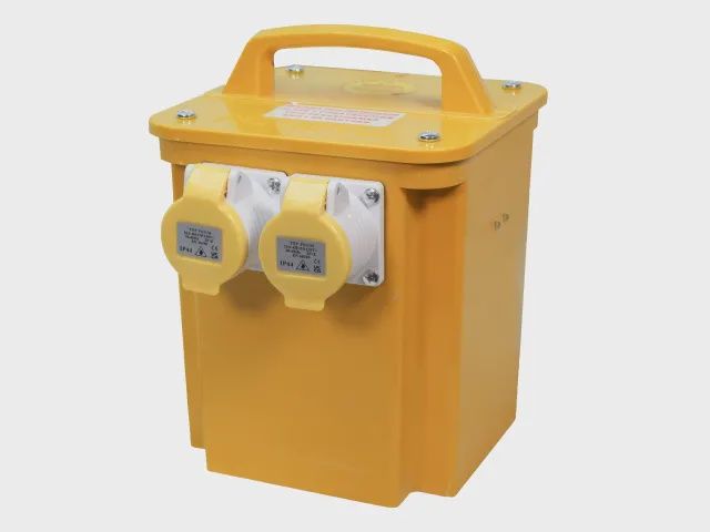 Faithfull 16amp Transformer 3.3kVA Dual Socket FPPTRAN33A