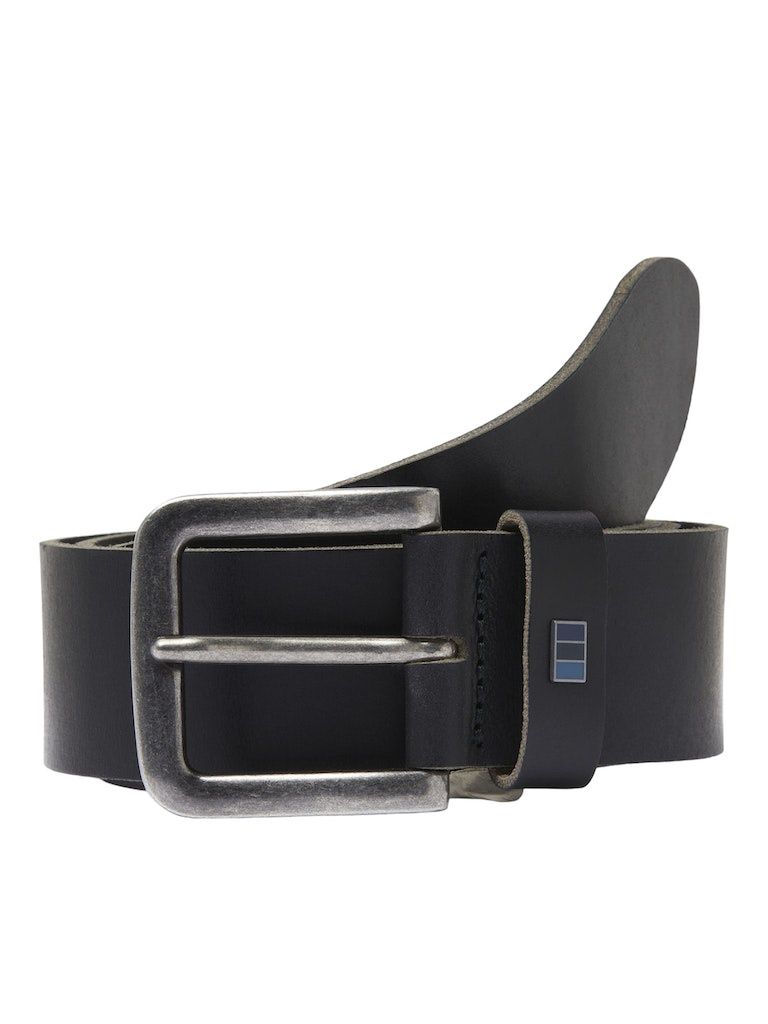 Flag, Color: Black, Size: 105