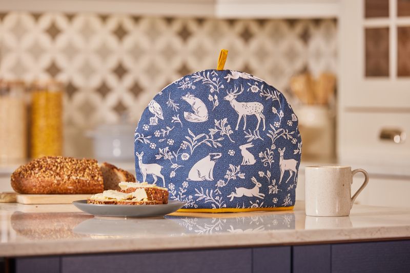 Tea Cosy Forest Friends UW