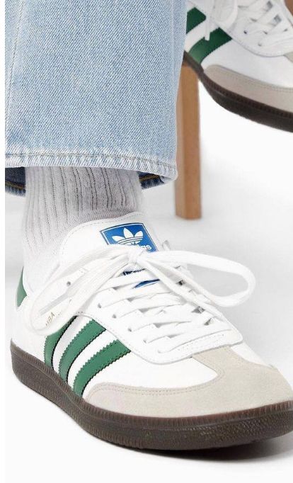 GIRLS SNEAKERS