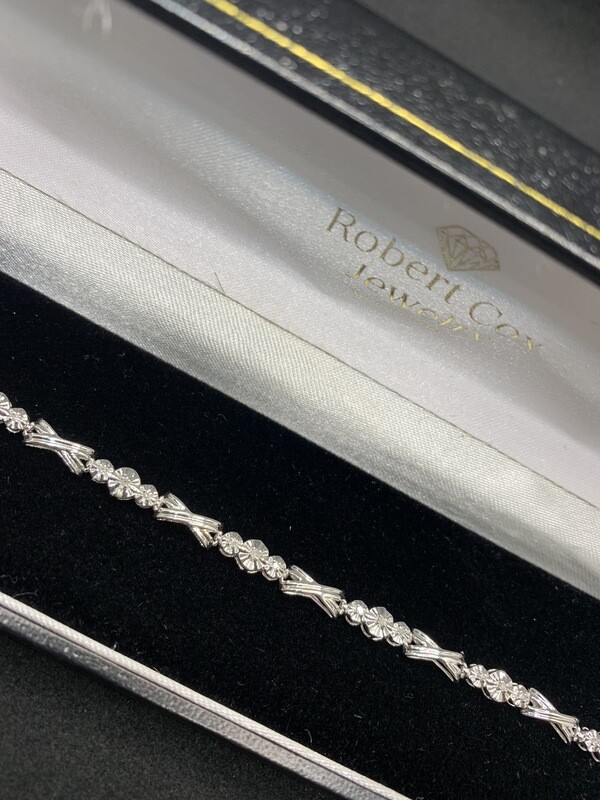 Diamond Tennis Bracelet Hugs &amp; Kisses White Gold 