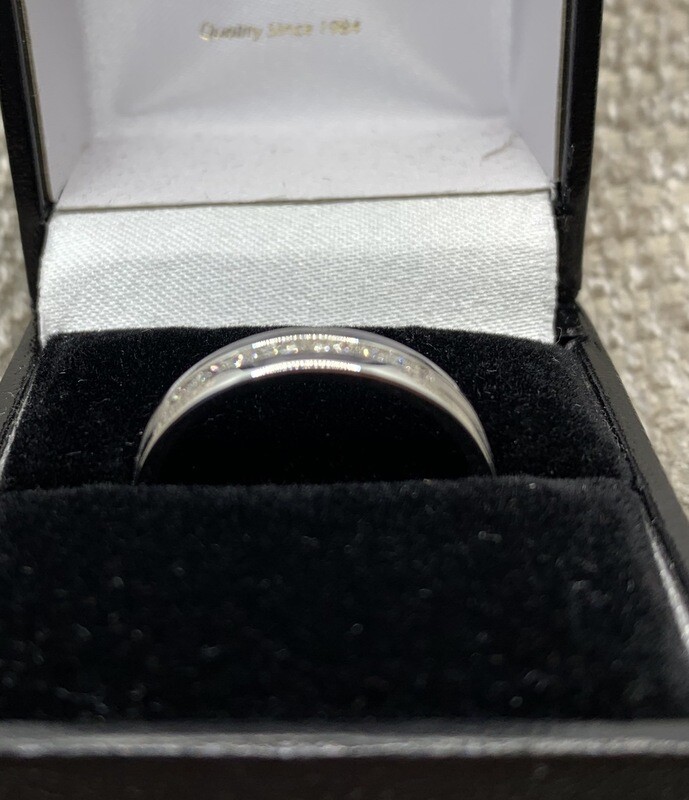 Diamond Band 25 Pts. Total Weight 14 Kt. White Gold