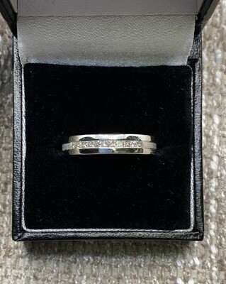 Diamond Band 25 Pts. Total Weight 14 Kt. White Gold